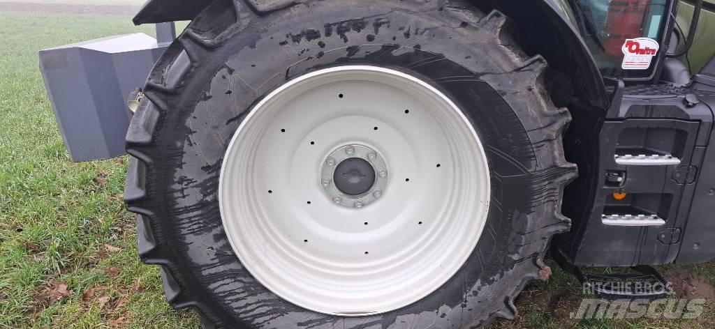 Valtra T235 active Τρακτέρ