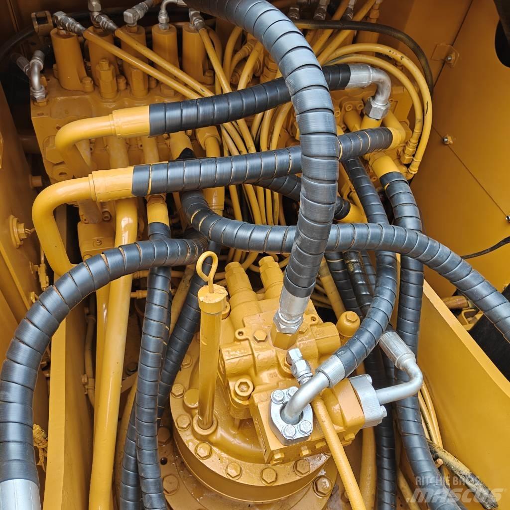 CAT 320D2 Εκσκαφείς με ερπύστριες