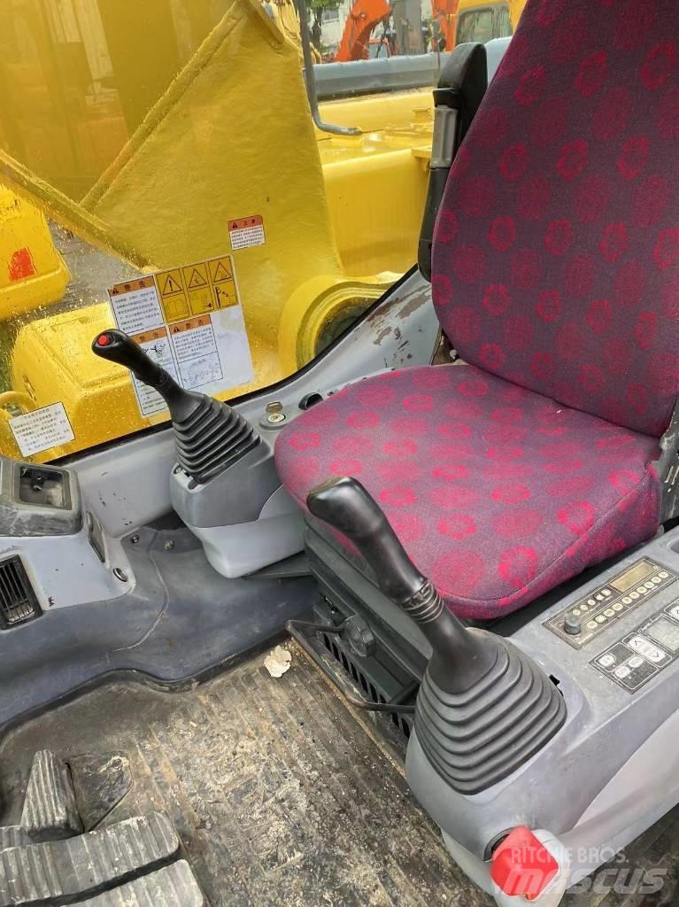Komatsu 220 Εκσκαφείς με ερπύστριες