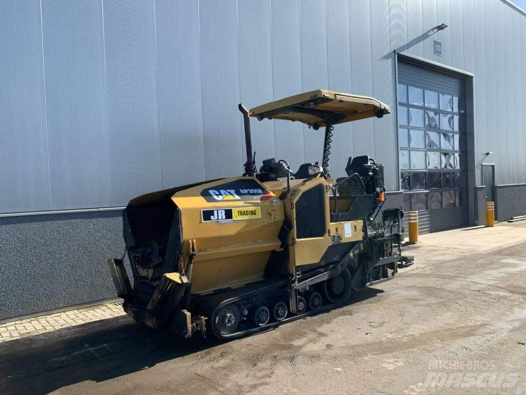 CAT AP355F Επίστρωση ασφάλτου
