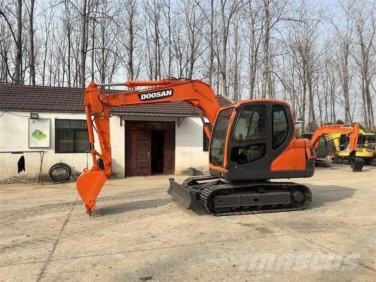 Doosan DX75 Εκσκαφείς με ερπύστριες