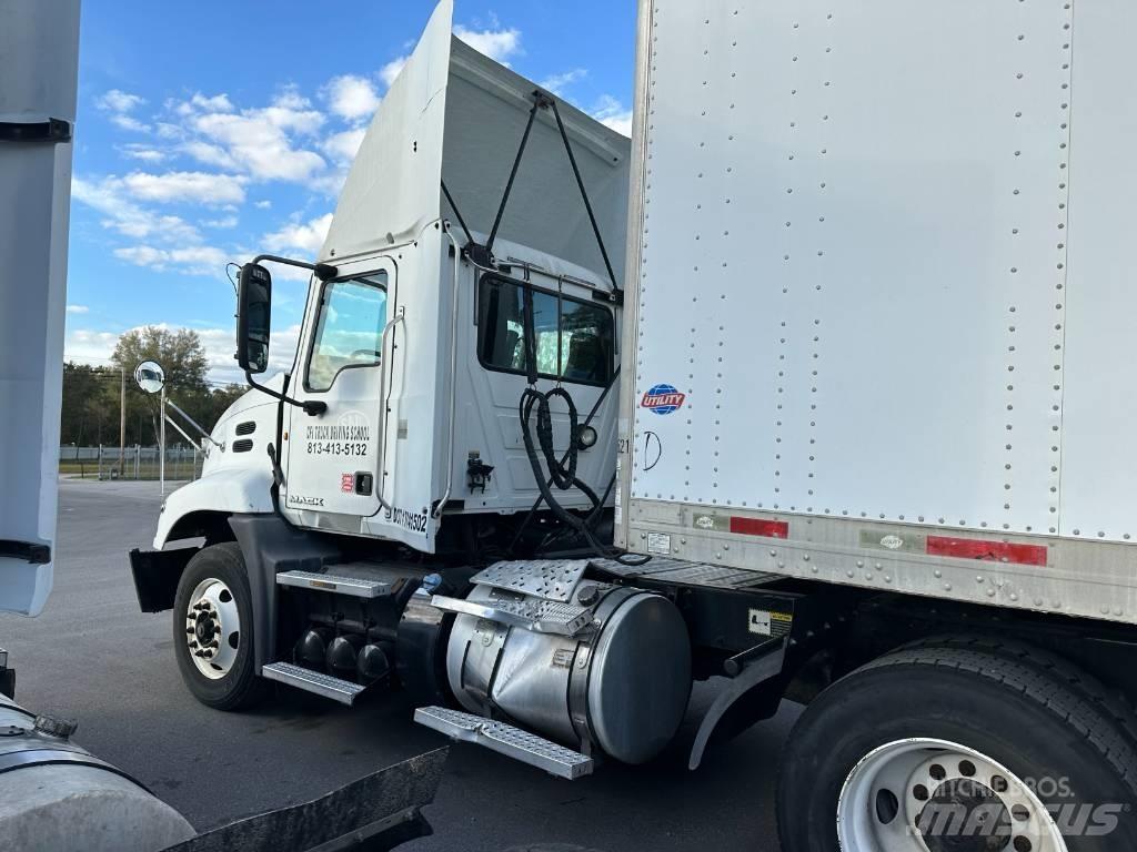 Mack Truck Τράκτορες