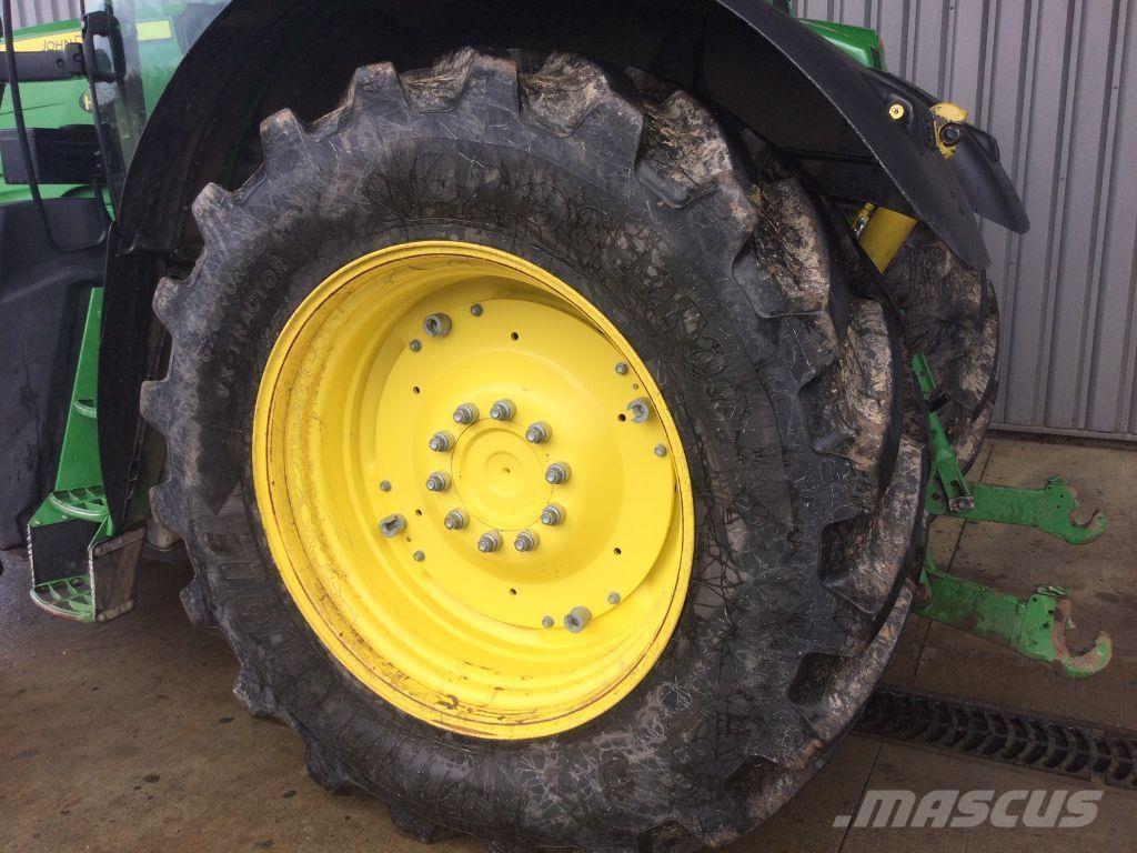 John Deere 6210R Τρακτέρ