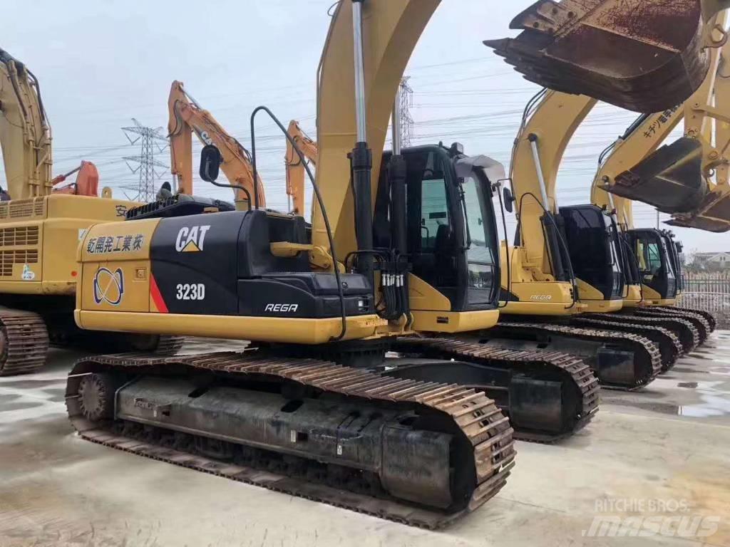 CAT 323 Εκσκαφείς με ερπύστριες