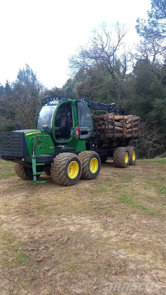 John Deere 1110 E Μεταφορείς ξυλείας