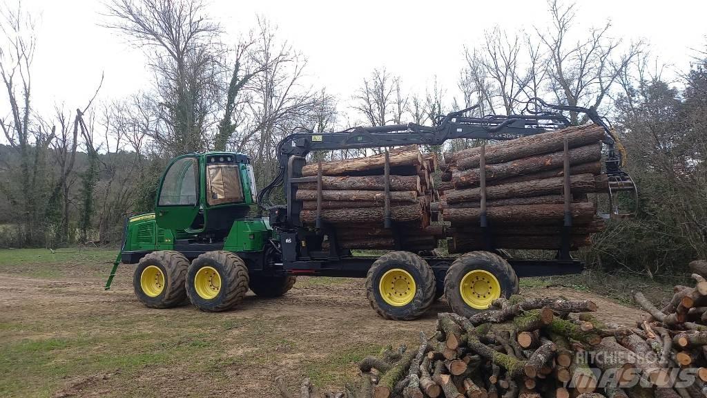 John Deere 1110 E Μεταφορείς ξυλείας