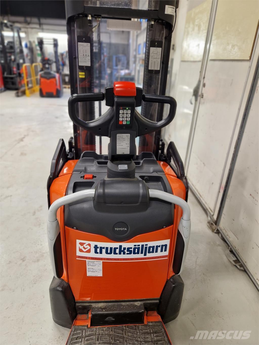 Toyota SPE120L Ηλεκτρικά παλετοφόρα με ιστό