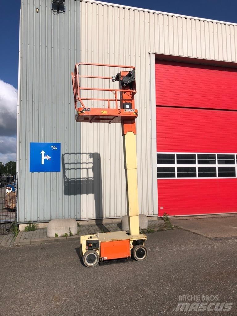 JLG 1230 ES Ανυψωτήρες με κατακόρυφους πυλώνες