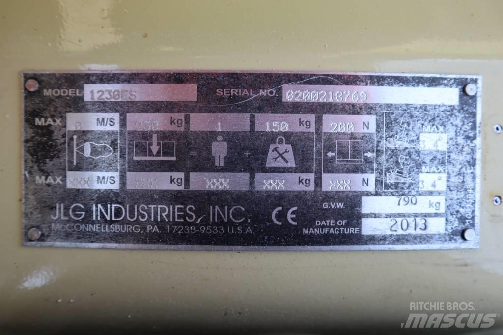 JLG 1230ES Ανυψωτήρες με κατακόρυφους πυλώνες