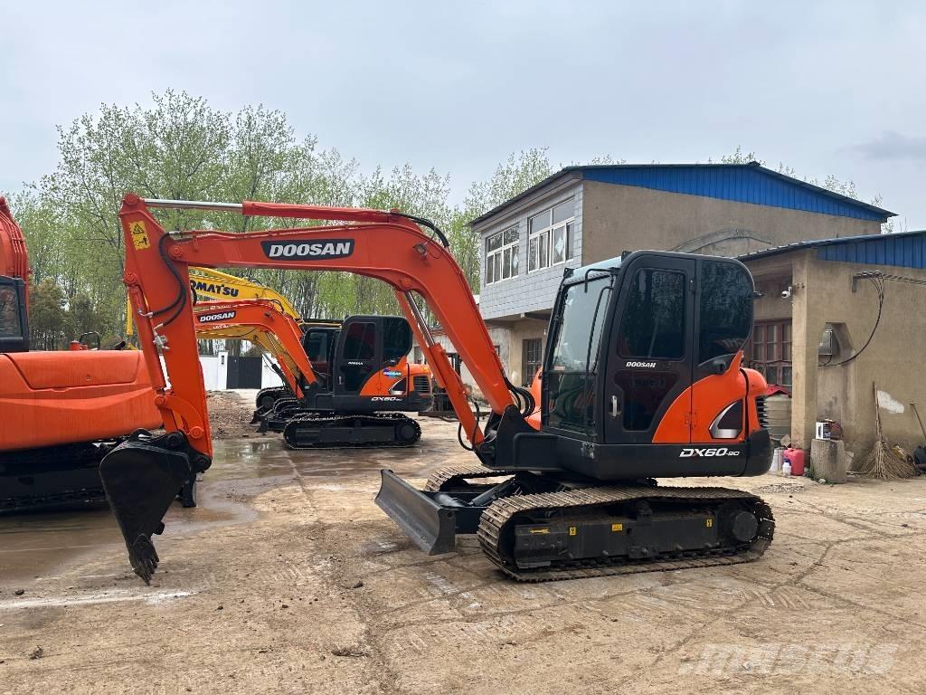 Doosan DX60 Εκσκαφείς με ερπύστριες
