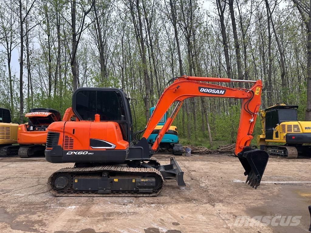 Doosan DX60 Εκσκαφείς με ερπύστριες