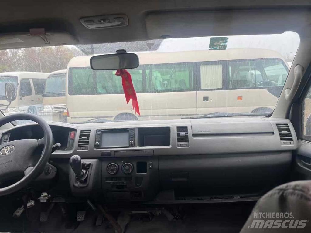 Toyota Hiace Υπεραστικά Λεωφορεία 