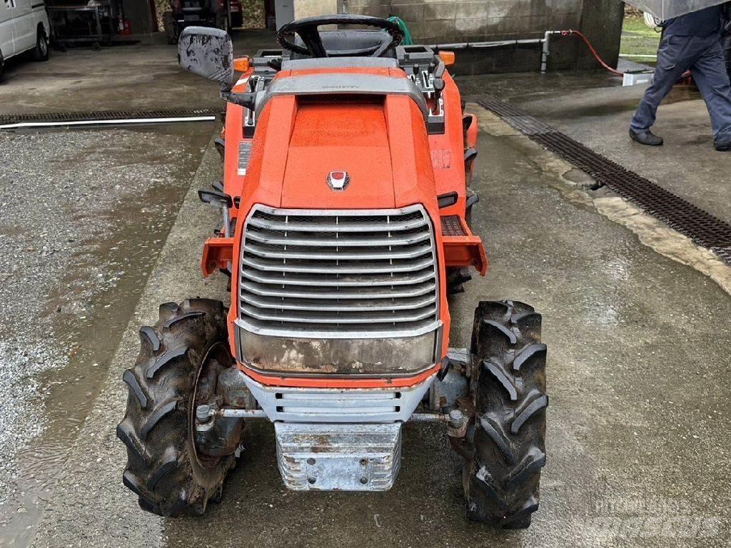 Kubota A-17 Τρακτέρ
