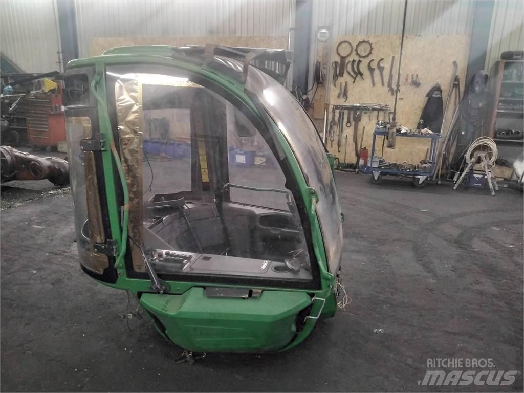 John Deere 1270E Καμπίνες και εσωτερικό