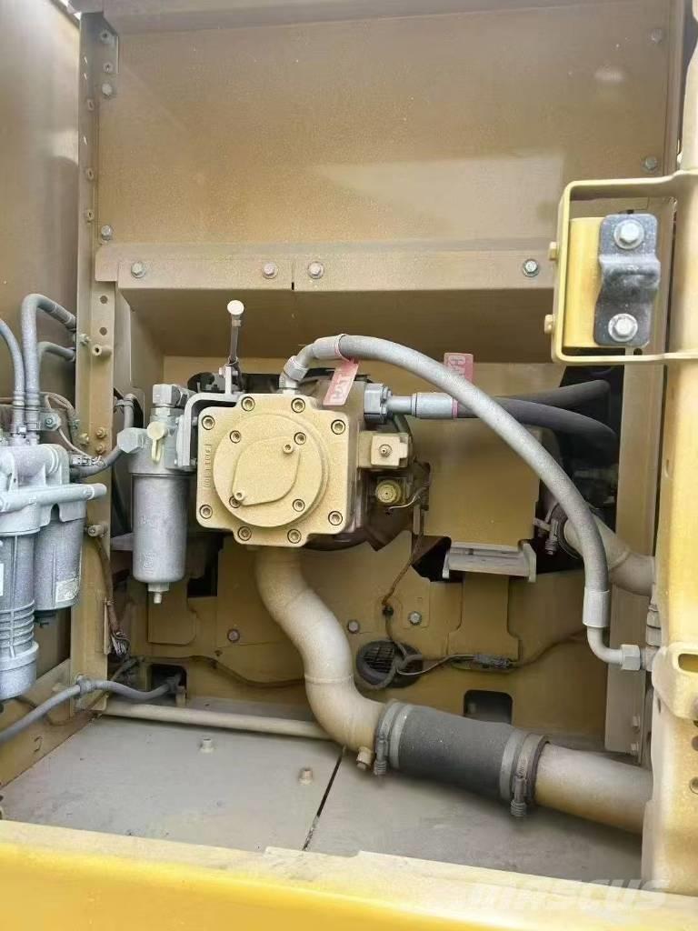 CAT 323 Εκσκαφείς με ερπύστριες