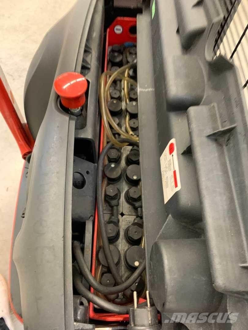 Linde L12 Παλετοφόρα πεζού χειριστή με ιστό