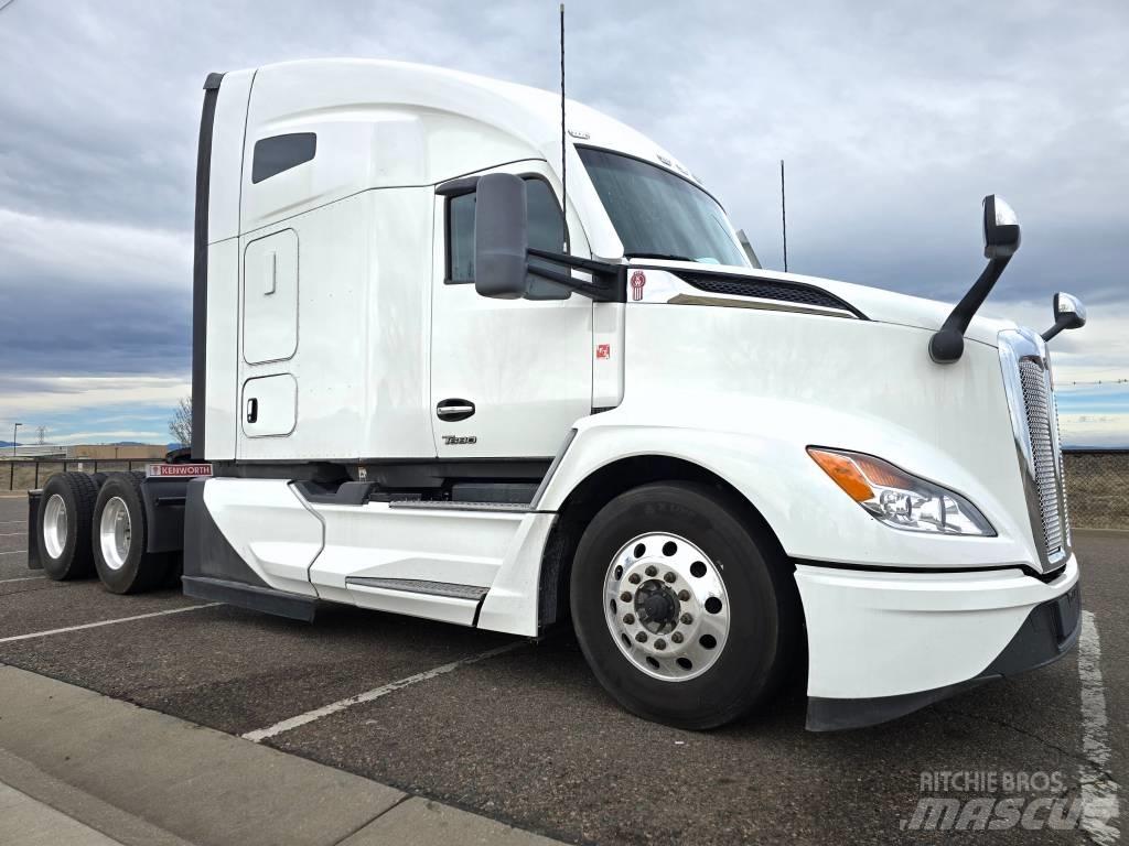 Kenworth T 680 Τράκτορες