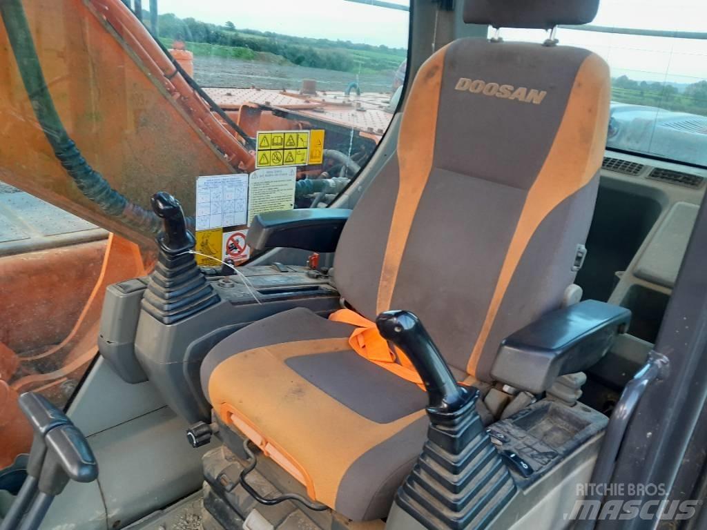 Doosan DX 225 Εκσκαφείς με ερπύστριες
