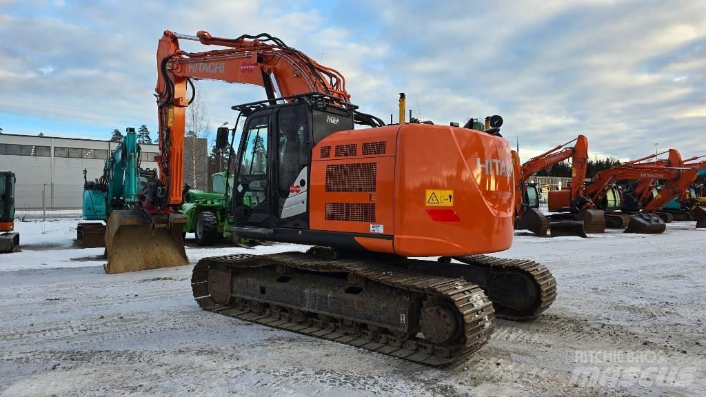 Hitachi ZX225USRLC-6 Εκσκαφείς με ερπύστριες