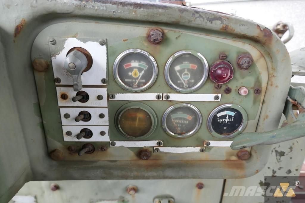 CAT D7F Ex-army Μπουλντόζες με ερπύστριες