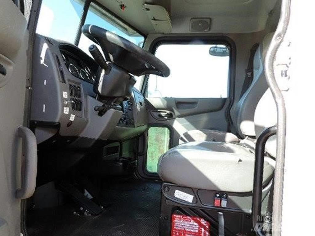 Peterbilt 348 Φορτηγά Ανατροπή