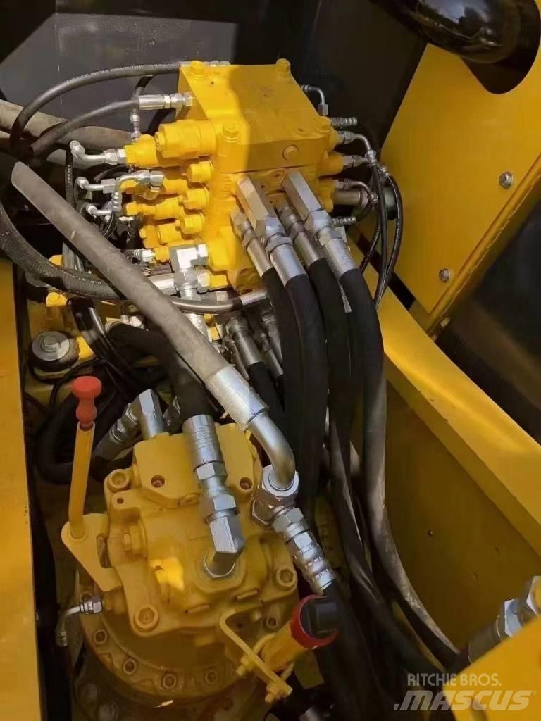 Komatsu 160-7 Εκσκαφείς με ερπύστριες