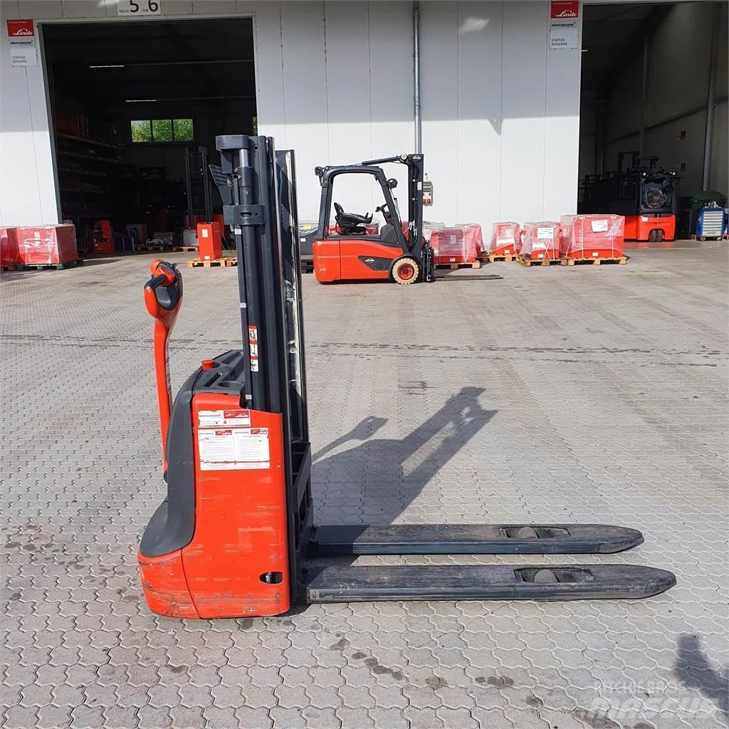 Linde L12 Παλετοφόρα πεζού χειριστή με ιστό