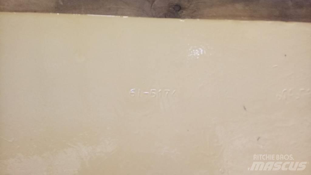 CAT 375 Μπούμες και κουτάλες
