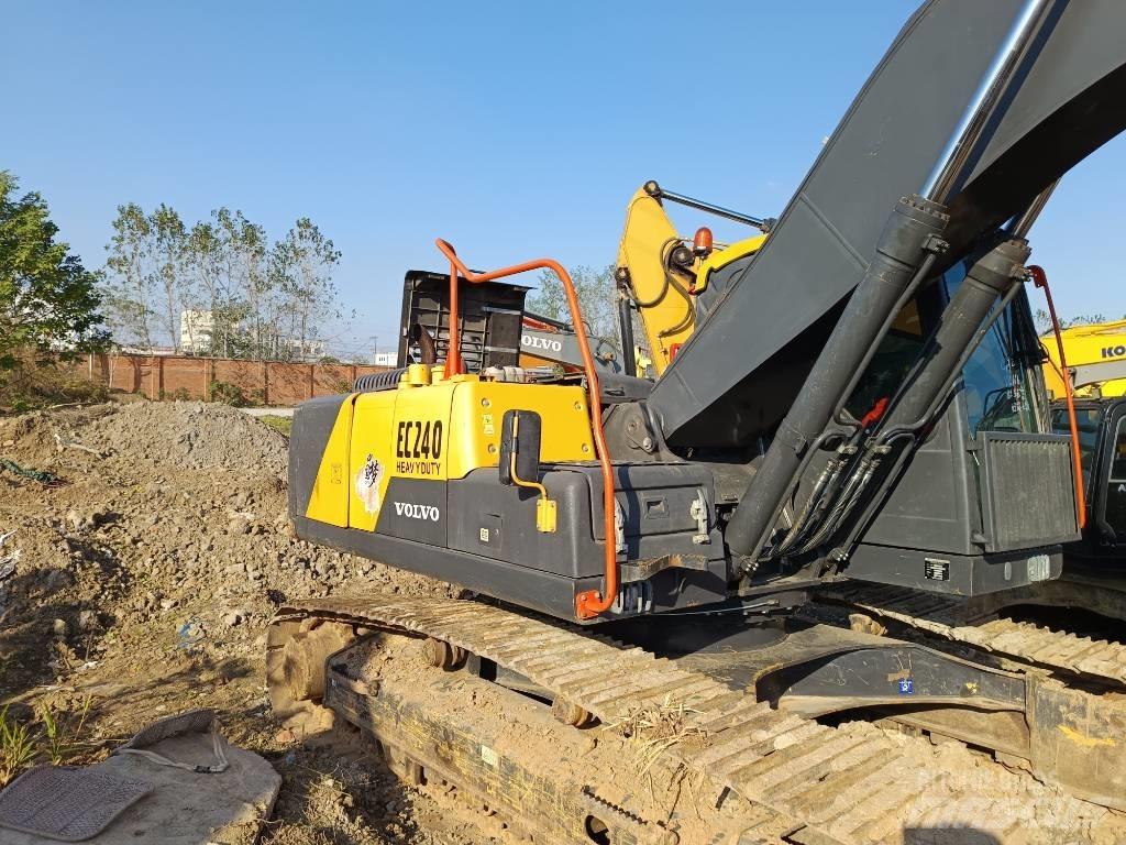 Volvo EC 240 Εκσκαφείς με ερπύστριες