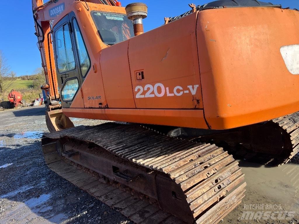Doosan DX 220 Εκσκαφείς με ερπύστριες