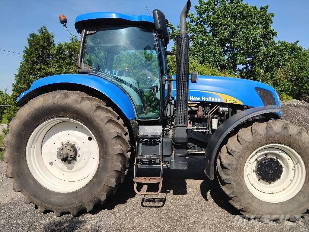 New Holland T7030 Τρακτέρ