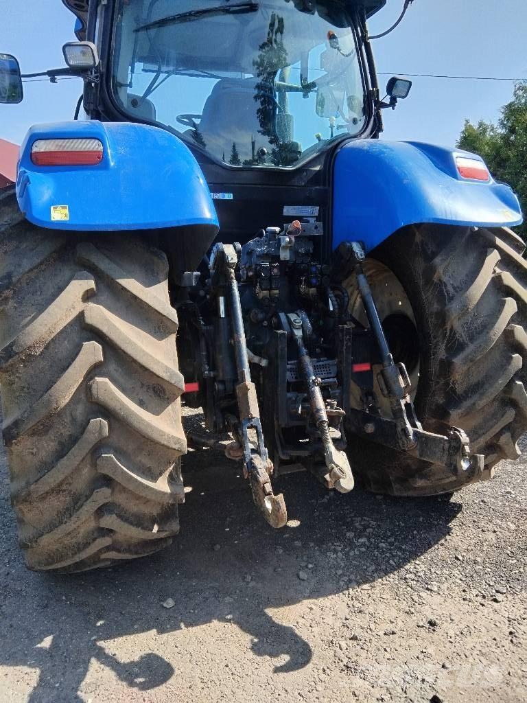 New Holland T7030 Τρακτέρ