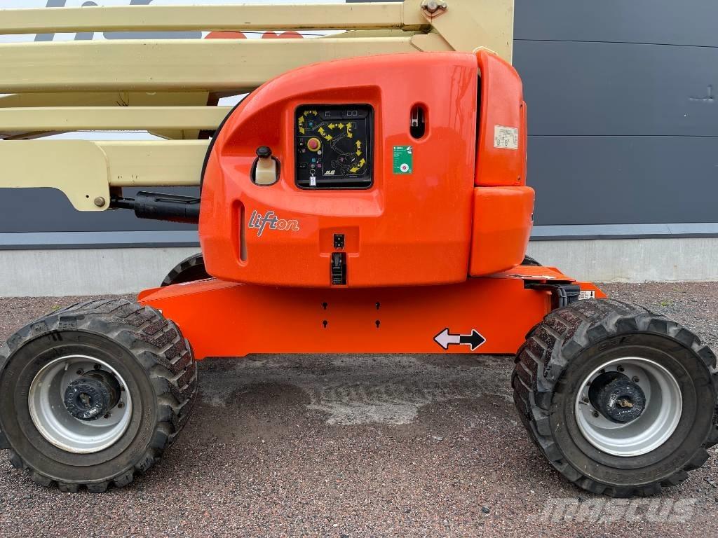 JLG 450 AJ Bomlift Εναέριες πλατφόρμες τοποθετημένες σε ρυμούλκα