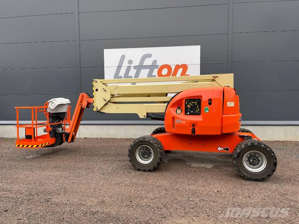 JLG 450 AJ Bomlift Εναέριες πλατφόρμες τοποθετημένες σε ρυμούλκα