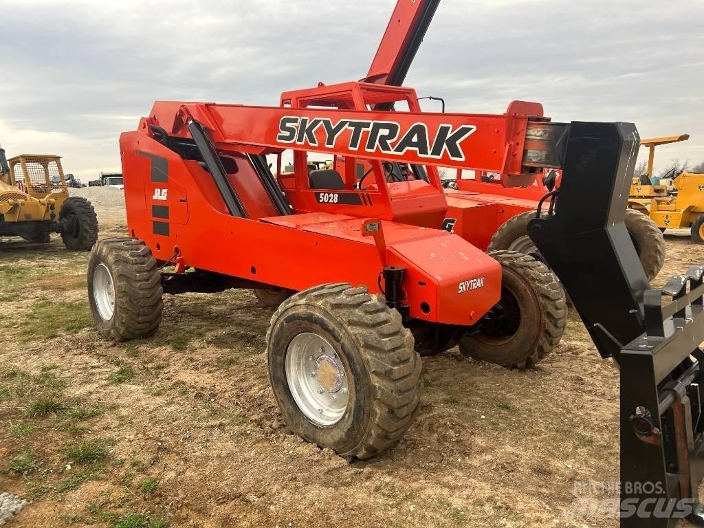 SkyTrak 5028 Τηλεσκοπικοί ανυψωτές