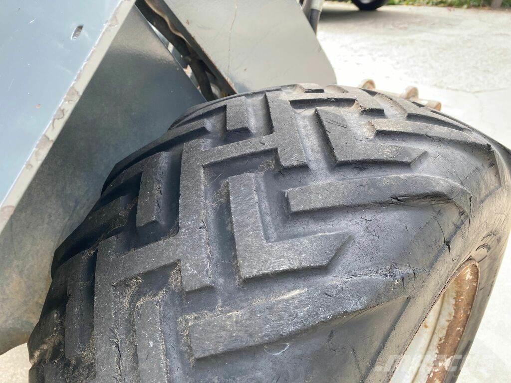 GiANT 332swt Φορτωτές με λάστιχα (Τροχοφόροι)