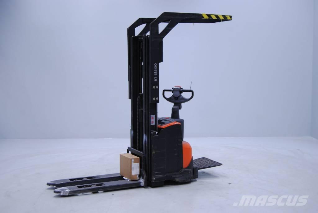 Toyota SWE120 Παλετοφόρα πεζού χειριστή με ιστό