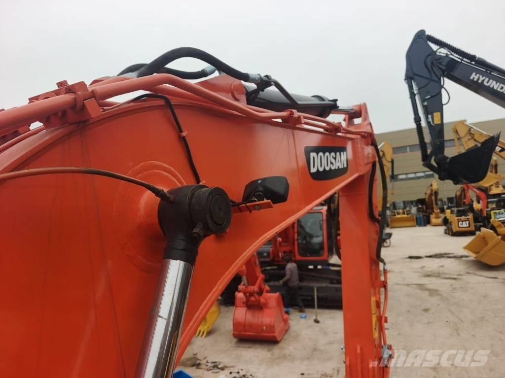 Doosan DX 140 Εκσκαφείς με ερπύστριες