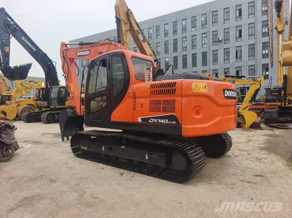Doosan DX 140 Εκσκαφείς με ερπύστριες