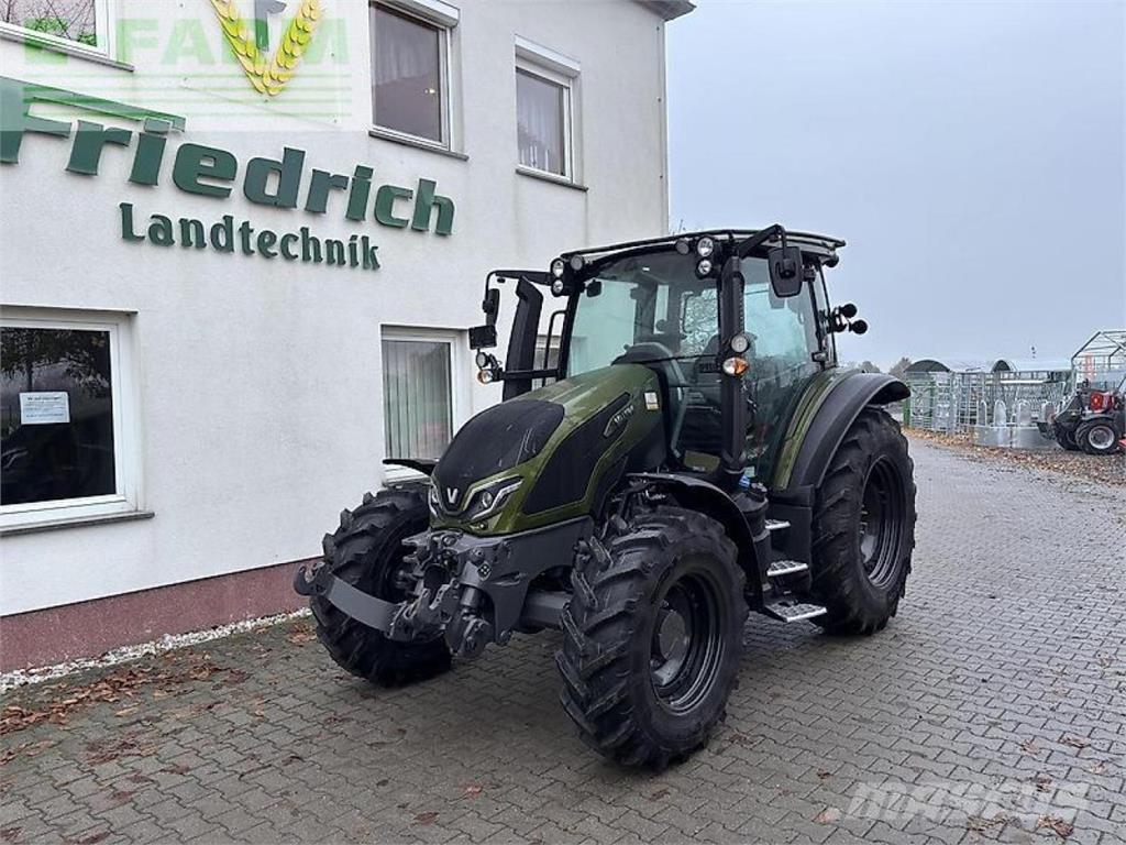 Valtra g135a Τρακτέρ