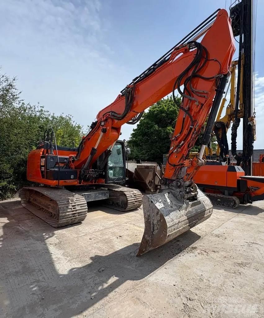 CAT 323E Εκσκαφείς με ερπύστριες