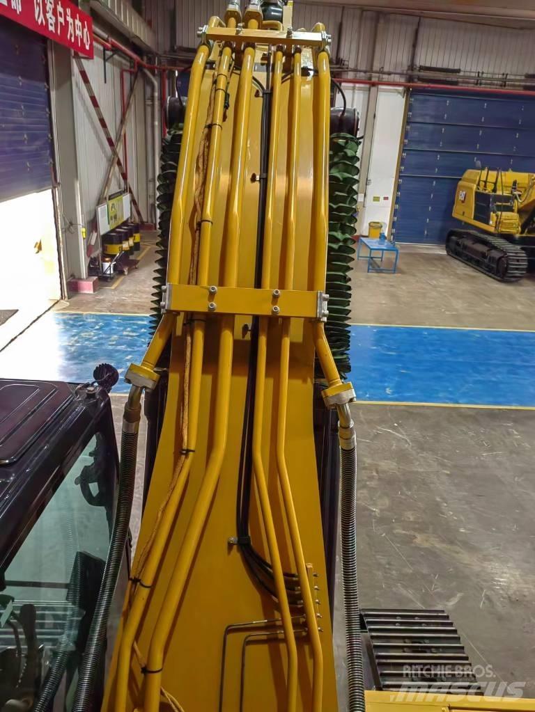 CAT 2021 CAT 330 Εκσκαφείς με τροχούς - λάστιχα