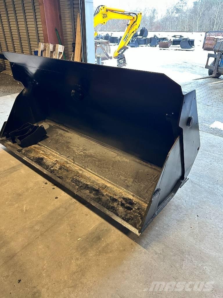 JCB 4i1 - Volvo skifte Κουβάδες