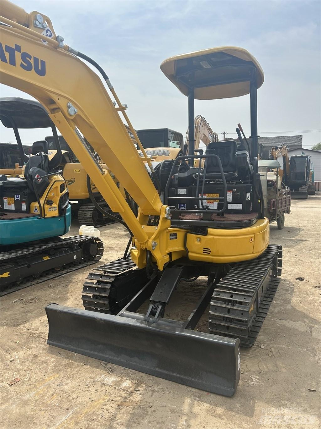 Komatsu PC30 Εκσκαφάκι (διαβολάκι) < 7t