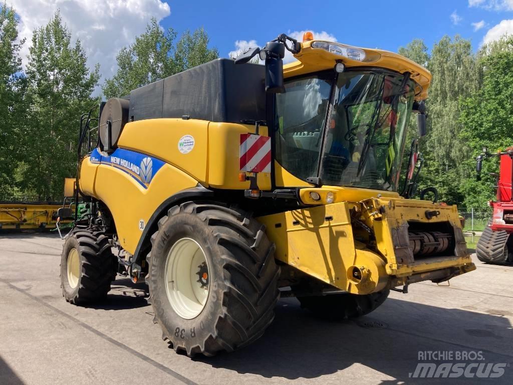 New Holland CR 9090 Θεριζοαλωνιστικές μηχανές