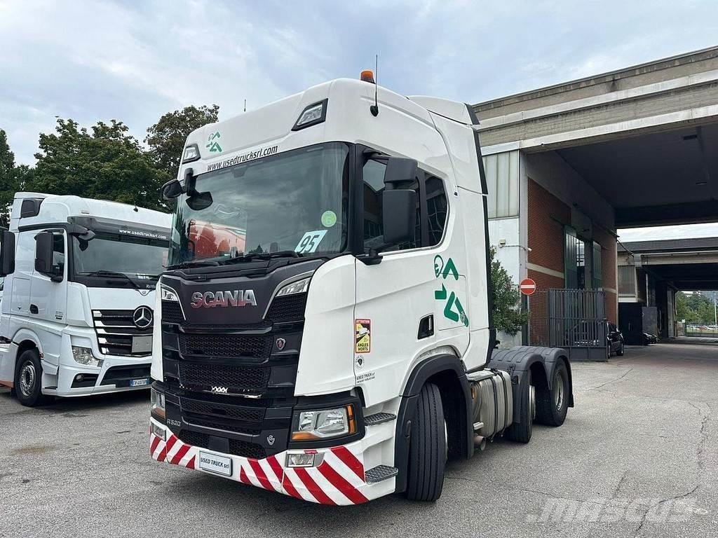 Scania R 520 Τράκτορες