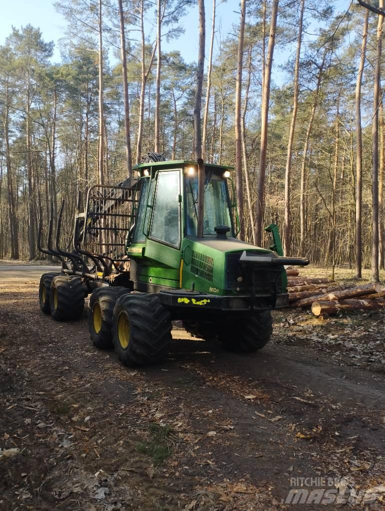 John Deere 810D Μεταφορείς ξυλείας