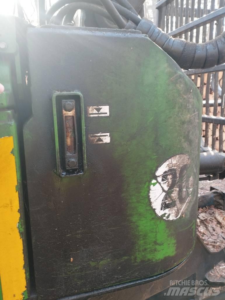 John Deere 810D Μεταφορείς ξυλείας