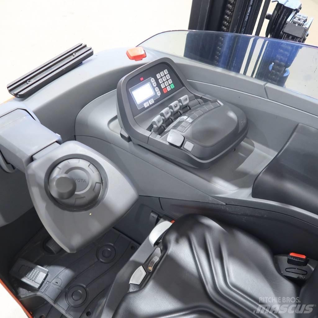 Toyota RRE140H Ανυψωτικά στενών δρόμων