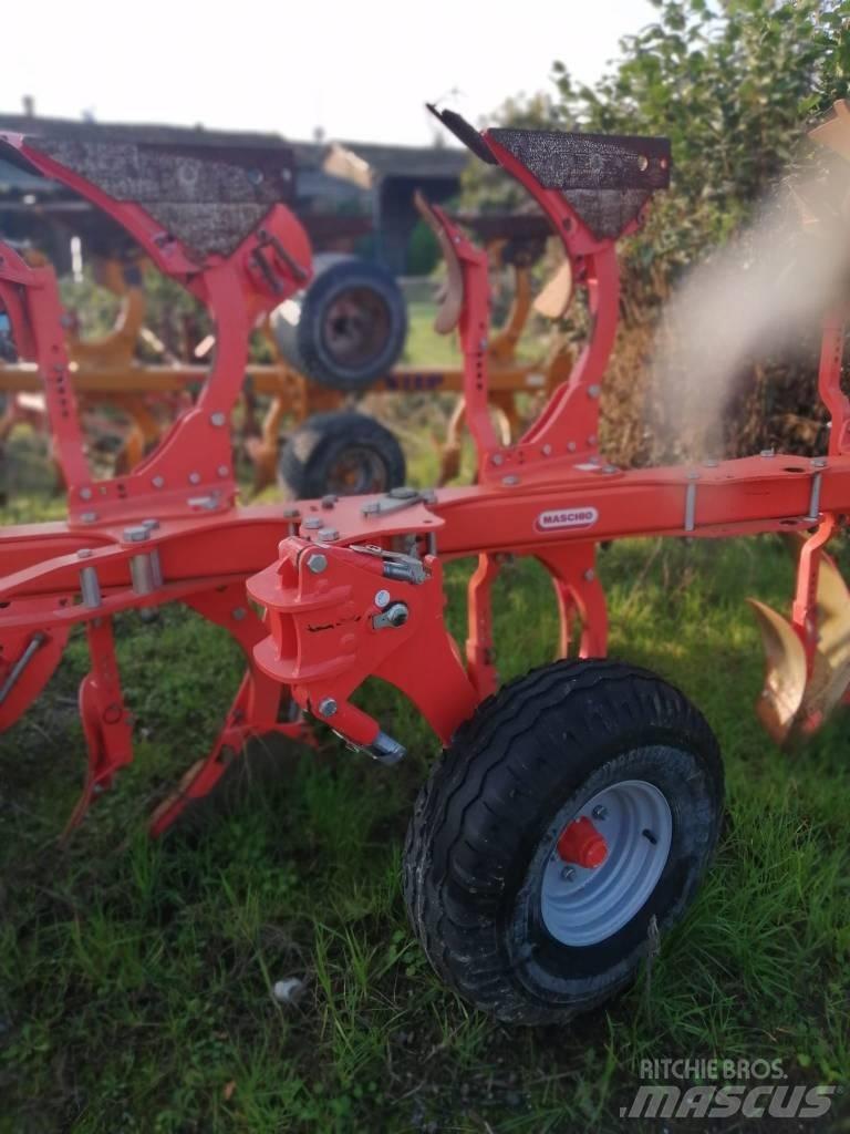 Maschio UNICO M 4+1 Αναστρεφόμενα άροτρα